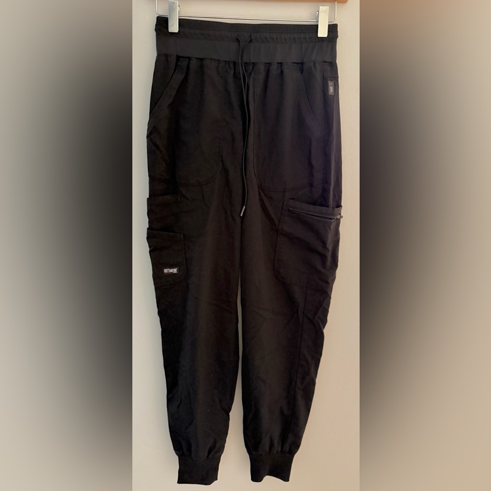 Grey’s Anatomy Carly 7-pocket mid-rise Jogger Scrub Pant Women’s size XS